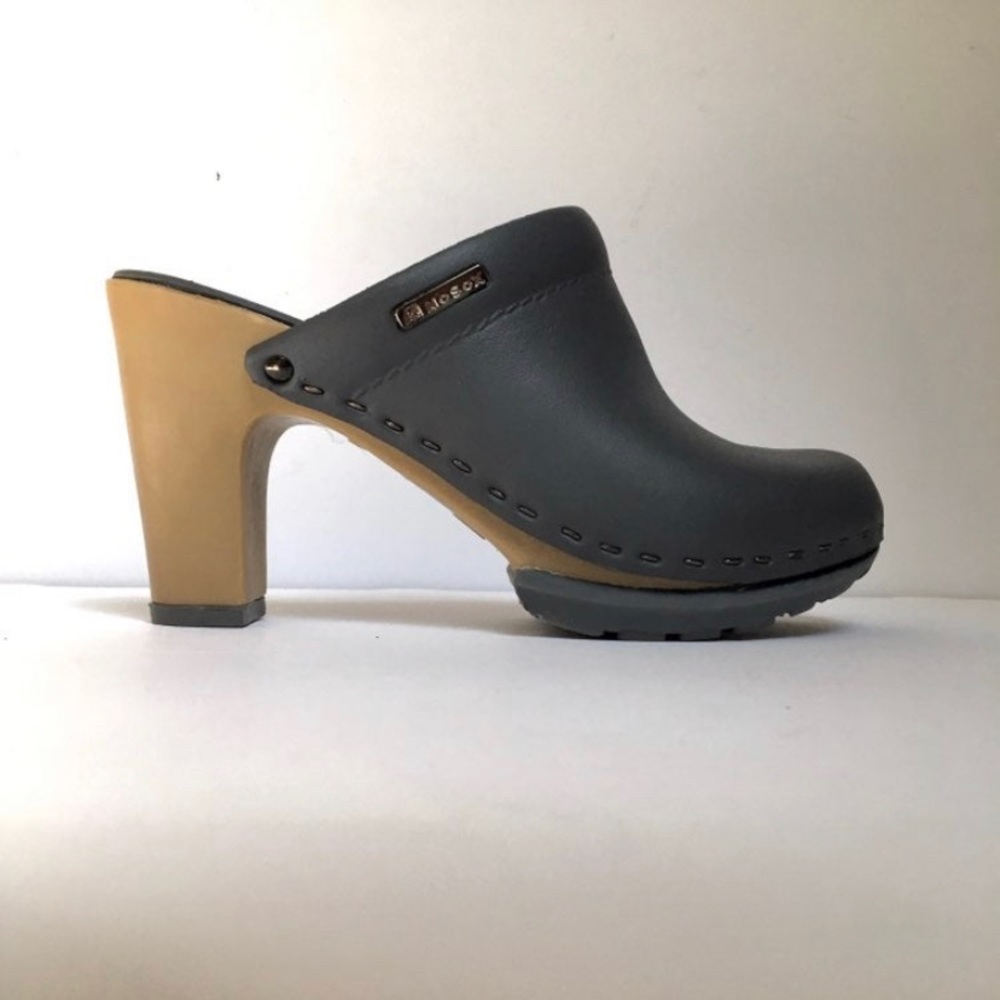 RARE FIND - No Sox High Heeled Comfort Clogs, Gray, Size 6